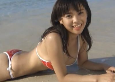 倉科カナ　浜辺の天使！可愛い水着で元気いっぱい！
