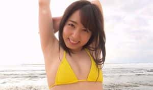 前田美里　張りのあるイヤらしい身体をビキニで大胆にアピール